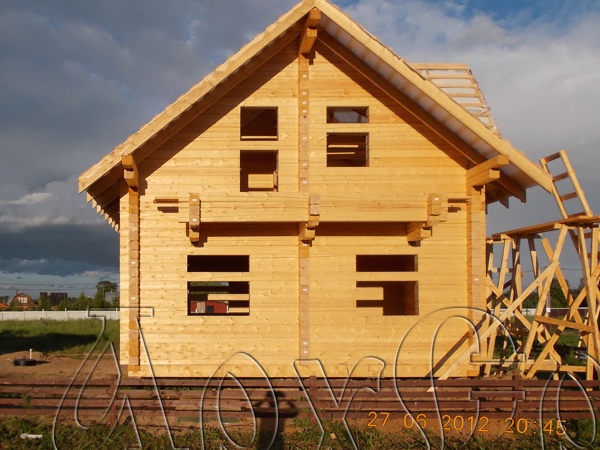 Плотники для деревянного дома из профилированного бруса